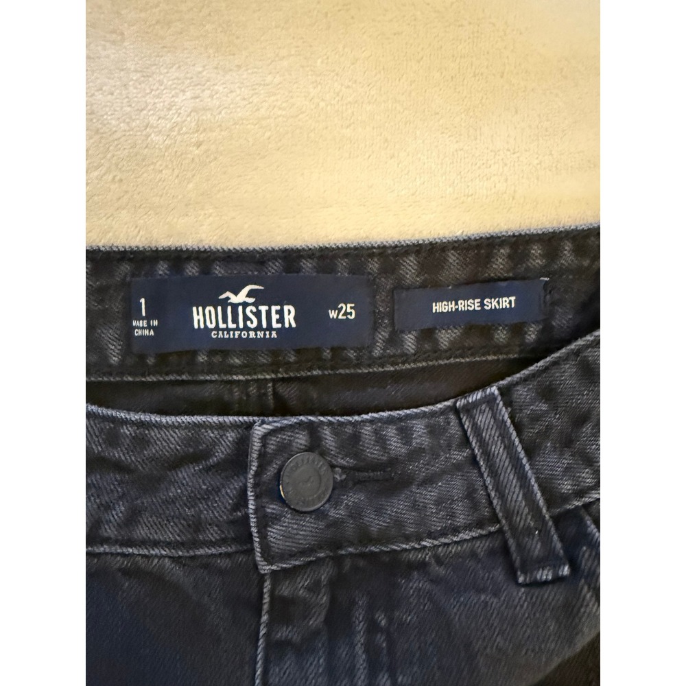 Hollister Black Distressed High Rise Denim Mini Skirt Size 1 W25 Frayed Cutoff - Picture 3 of 5